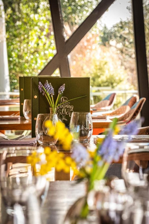 The Weeping Willow Bury St. Edmunds ภายนอก รูปภาพ